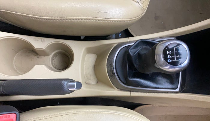 2016 Hyundai Verna 1.6 CRDI SX, Diesel, Manual, 1,44,453 km, Gear Lever