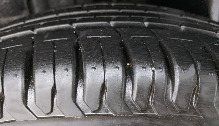 2021 Tata ALTROZ XE 1.2, Petrol, Manual, 5,596 km, Left Rear Tyre Tread