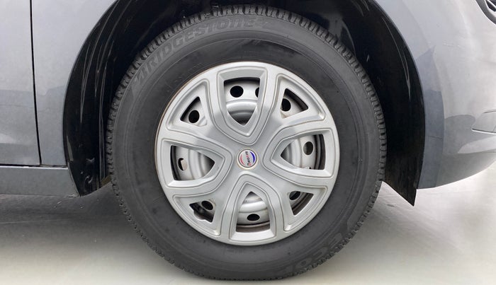2021 Tata ALTROZ XE 1.2, Petrol, Manual, 5,596 km, Right Front Wheel