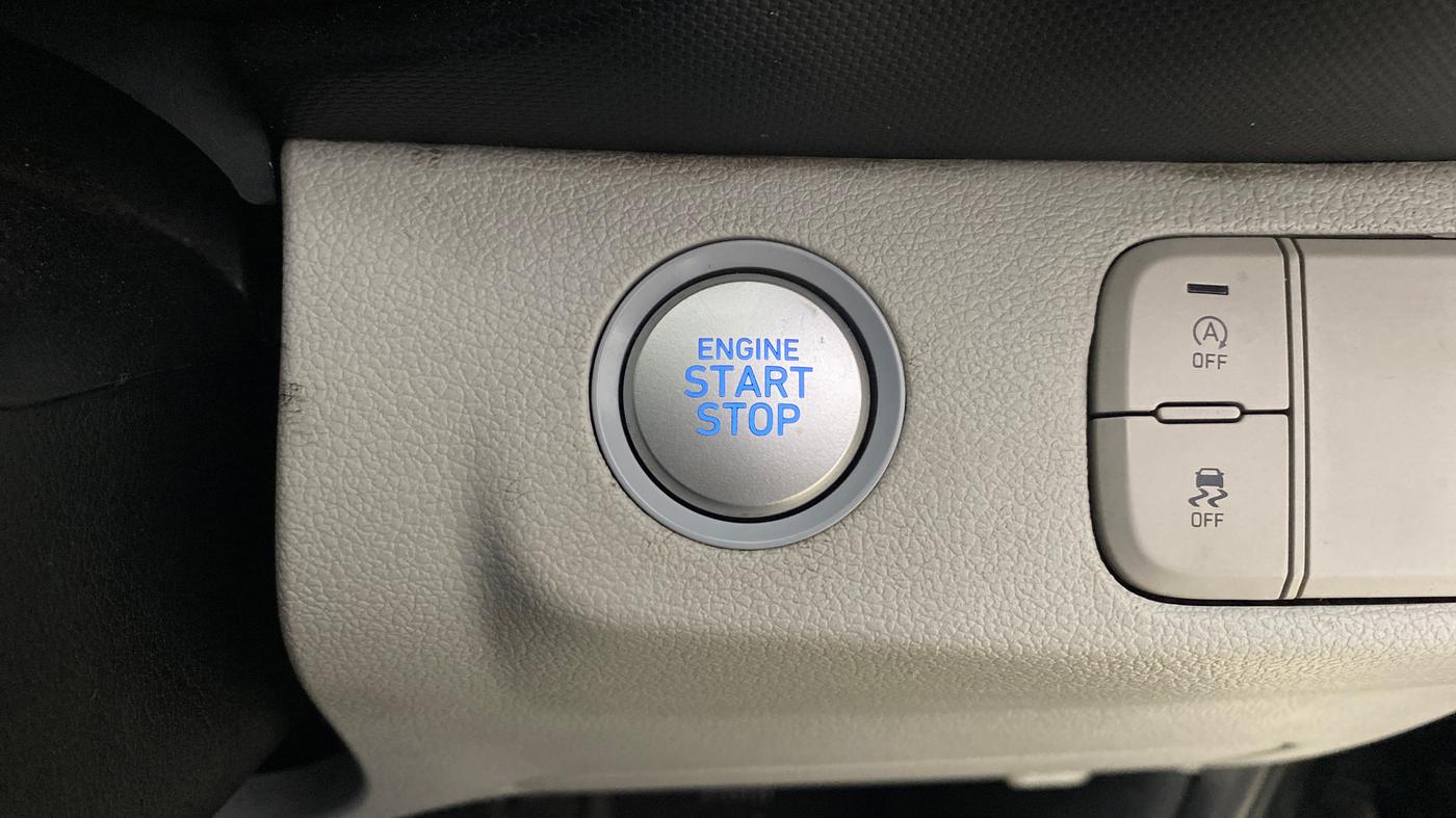 2024 Hyundai VENUE SX 1.5 CRDI, Diesel, Manual, 64,128 km, Keyless Start/ Stop Button