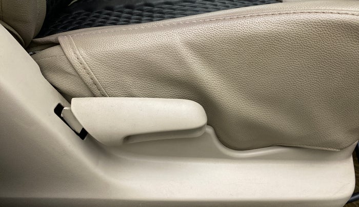 2018 Maruti Celerio VXI, Petrol, Manual, 77,377 km, Driver Side Adjustment Panel