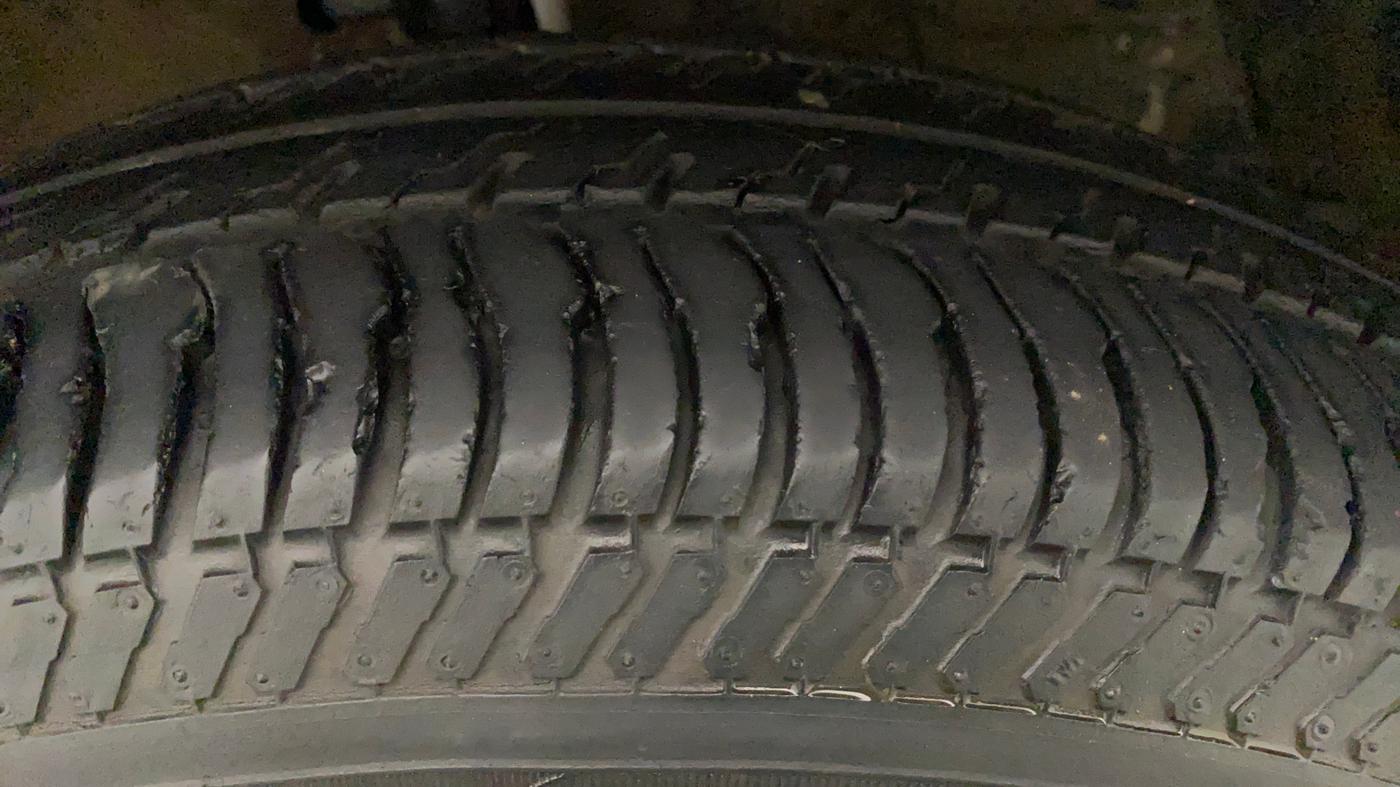 2016 Maruti Swift Dzire VXI, Petrol, Manual, 34,315 km, Right Front Tyre Tread