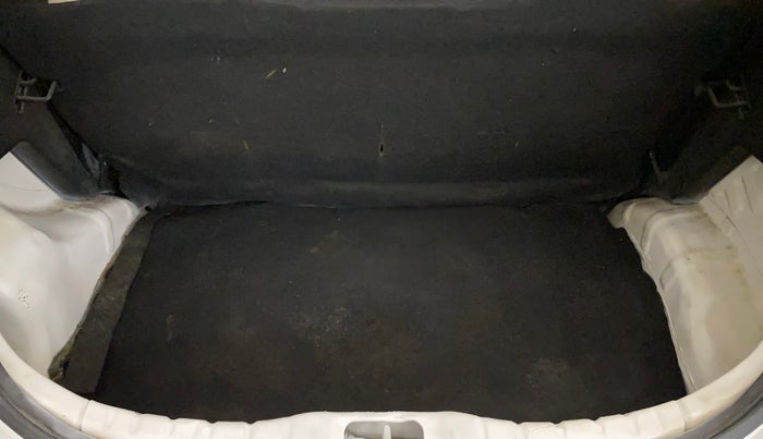 2014 Hyundai Eon ERA +, Petrol, Manual, 79,707 km, Boot Inside