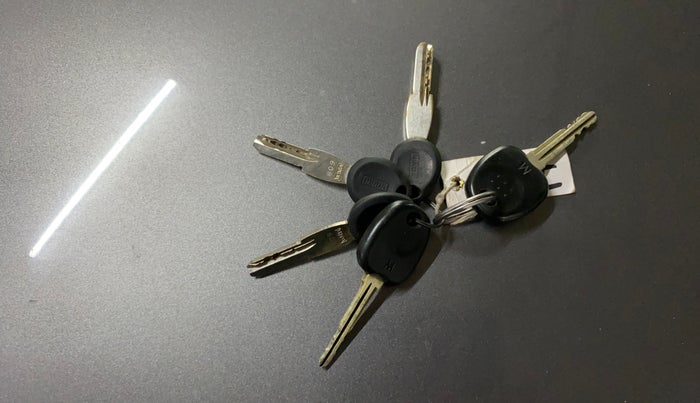 2014 Hyundai Eon ERA +, Petrol, Manual, 79,707 km, Key Close Up