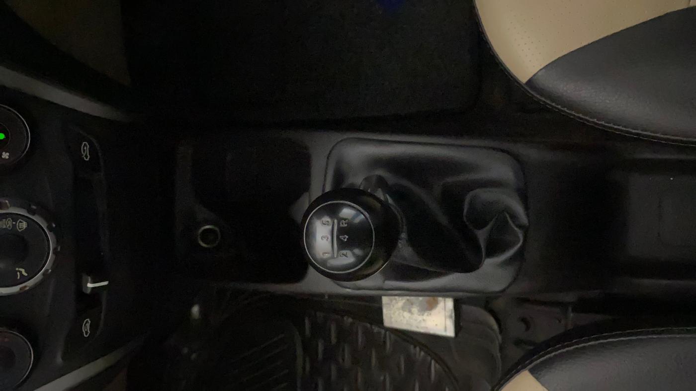 2014 Hyundai Eon ERA +, Petrol, Manual, 79,707 km, Gear Lever