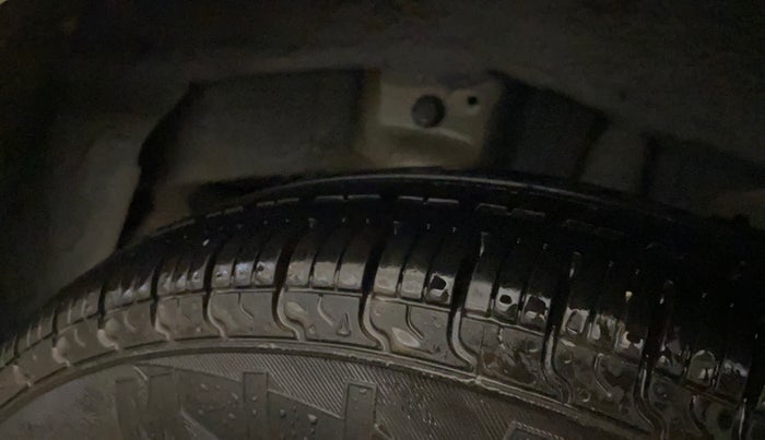 2014 Hyundai Eon ERA +, Petrol, Manual, 79,707 km, Left Rear Tyre Tread