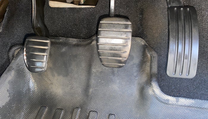 2016 Renault Duster RXL PETROL, Petrol, Manual, 88,147 km, Pedals