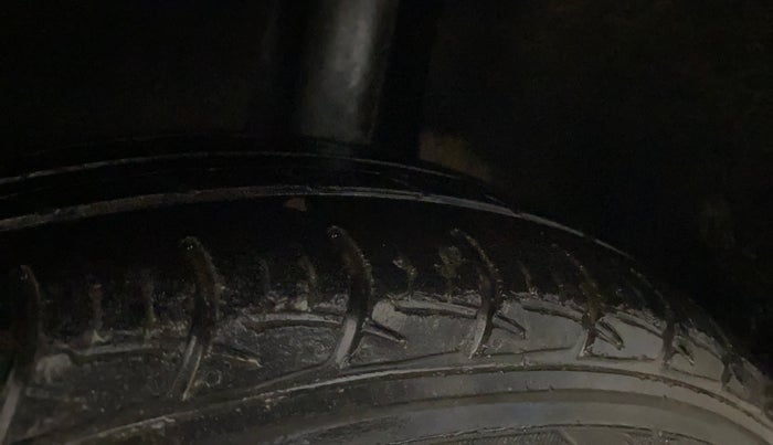 2016 Maruti Baleno DELTA PETROL 1.2, Petrol, Manual, 88,858 km, Left Rear Tyre Tread