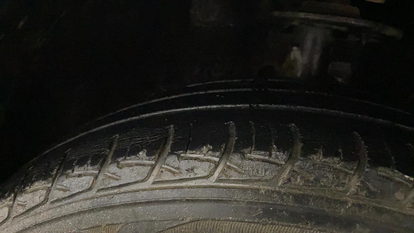 2016 Maruti Baleno DELTA PETROL 1.2, Petrol, Manual, 88,837 km, Right Front Tyre Tread