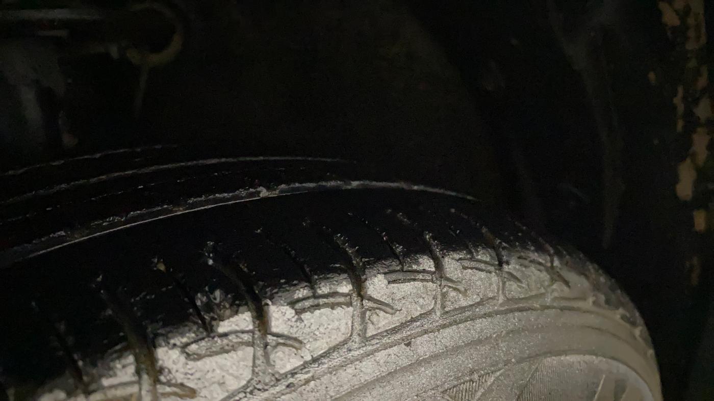 2016 Maruti Baleno DELTA PETROL 1.2, Petrol, Manual, 88,837 km, Left Front Tyre Tread