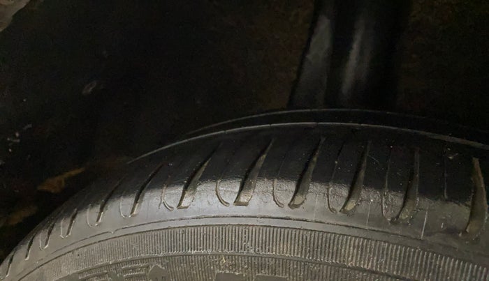 2016 Maruti Baleno DELTA PETROL 1.2, Petrol, Manual, 88,858 km, Right Rear Tyre Tread