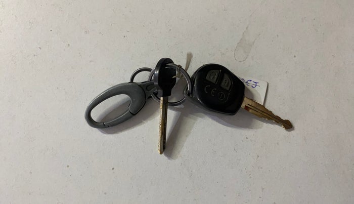 2016 Maruti Baleno DELTA PETROL 1.2, Petrol, Manual, 88,858 km, Key Close Up