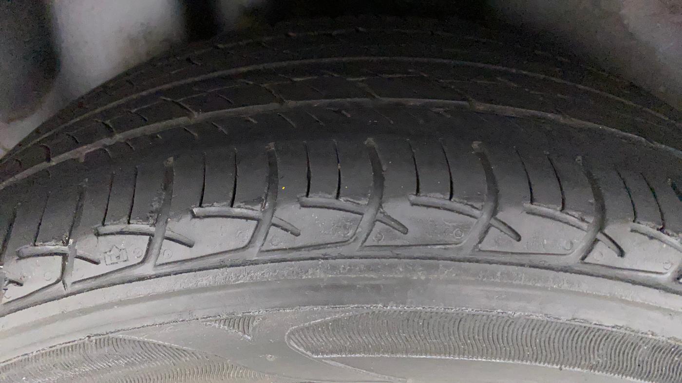 2019 Volkswagen Polo COMFORTLINE 1.0L MPI, Petrol, Manual, 54,826 km, Right Rear Tyre Tread