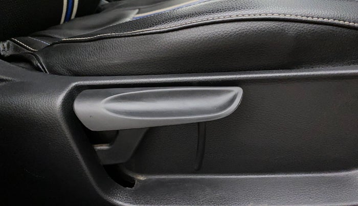 2019 Volkswagen Polo COMFORTLINE 1.0L MPI, Petrol, Manual, 54,826 km, Driver Side Adjustment Panel