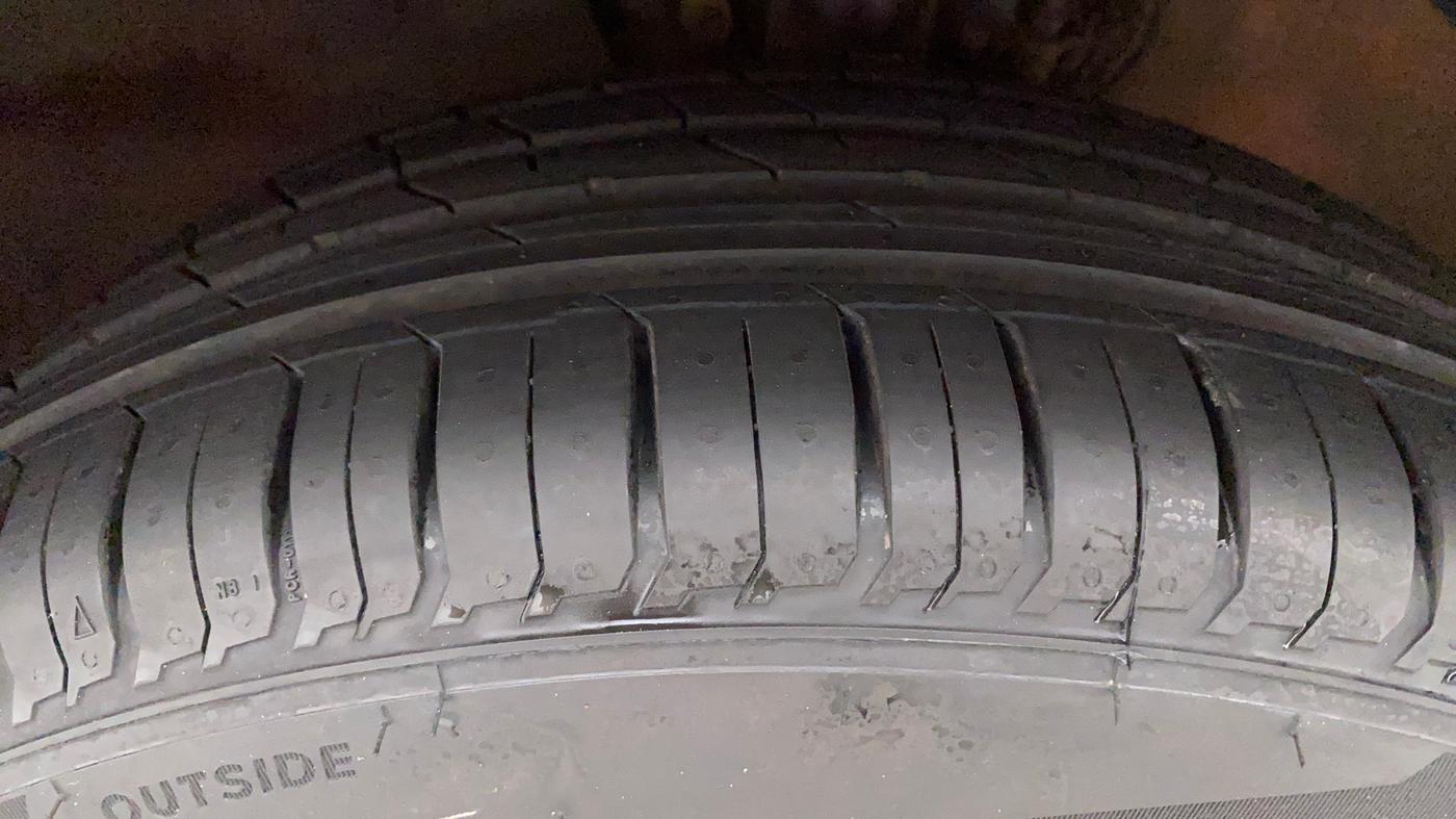2019 Volkswagen Polo COMFORTLINE 1.0L MPI, Petrol, Manual, 54,826 km, Left Front Tyre Tread