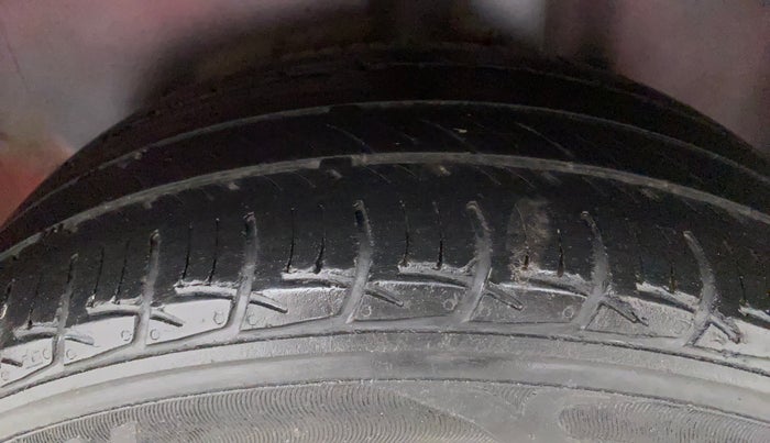 2019 Volkswagen Polo COMFORTLINE 1.0L MPI, Petrol, Manual, 54,826 km, Left Rear Tyre Tread