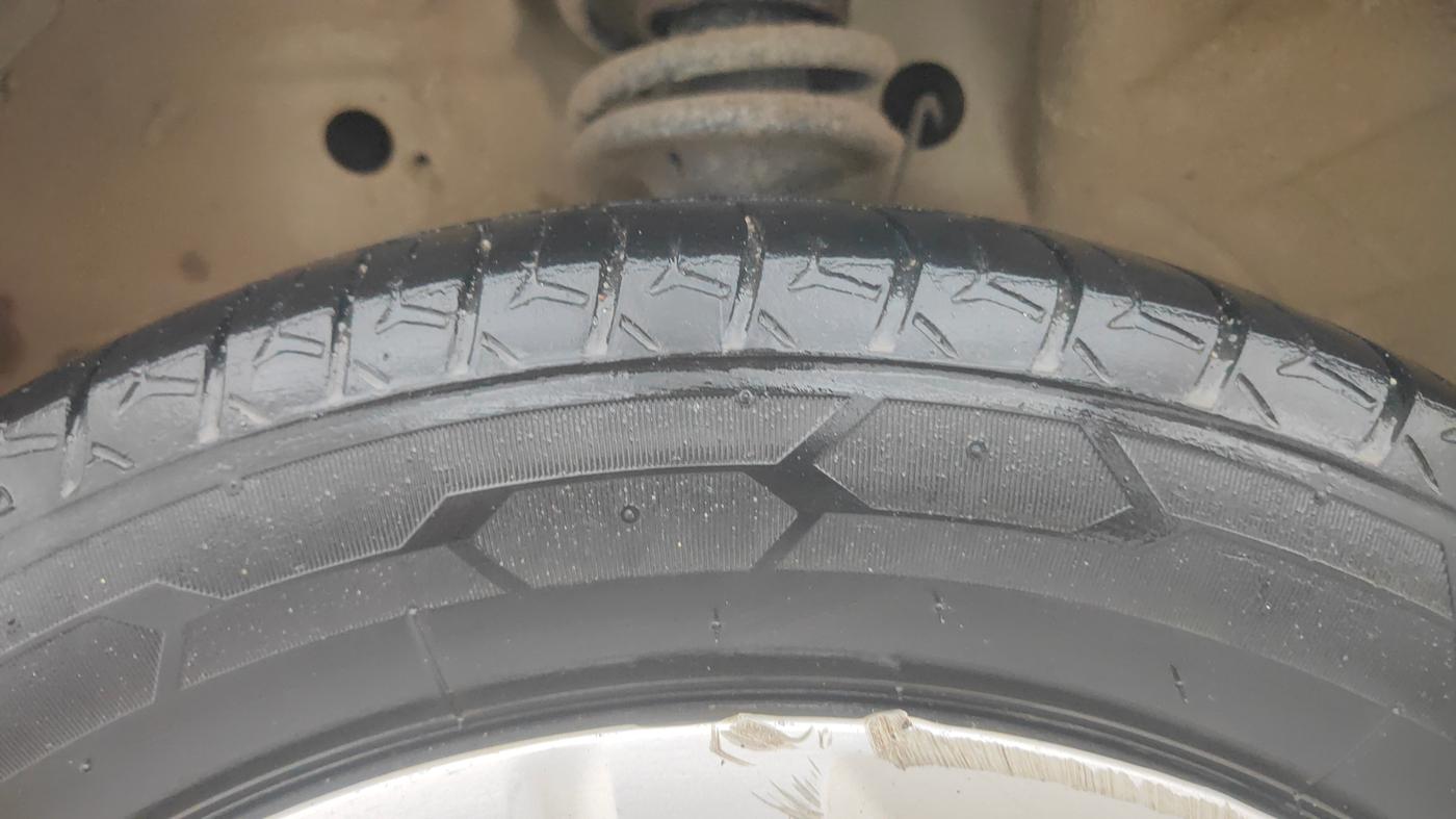 2018 Maruti Wagon R 1.0 VXI AMT, Petrol, Automatic, 89,022 km, Left Front Tyre Tread