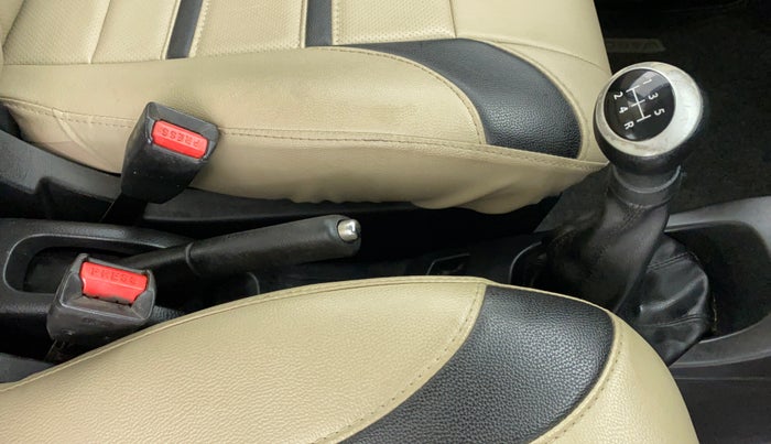 2018 Maruti Wagon R 1.0 VXI, Petrol, Manual, 14,172 km, Gear Lever