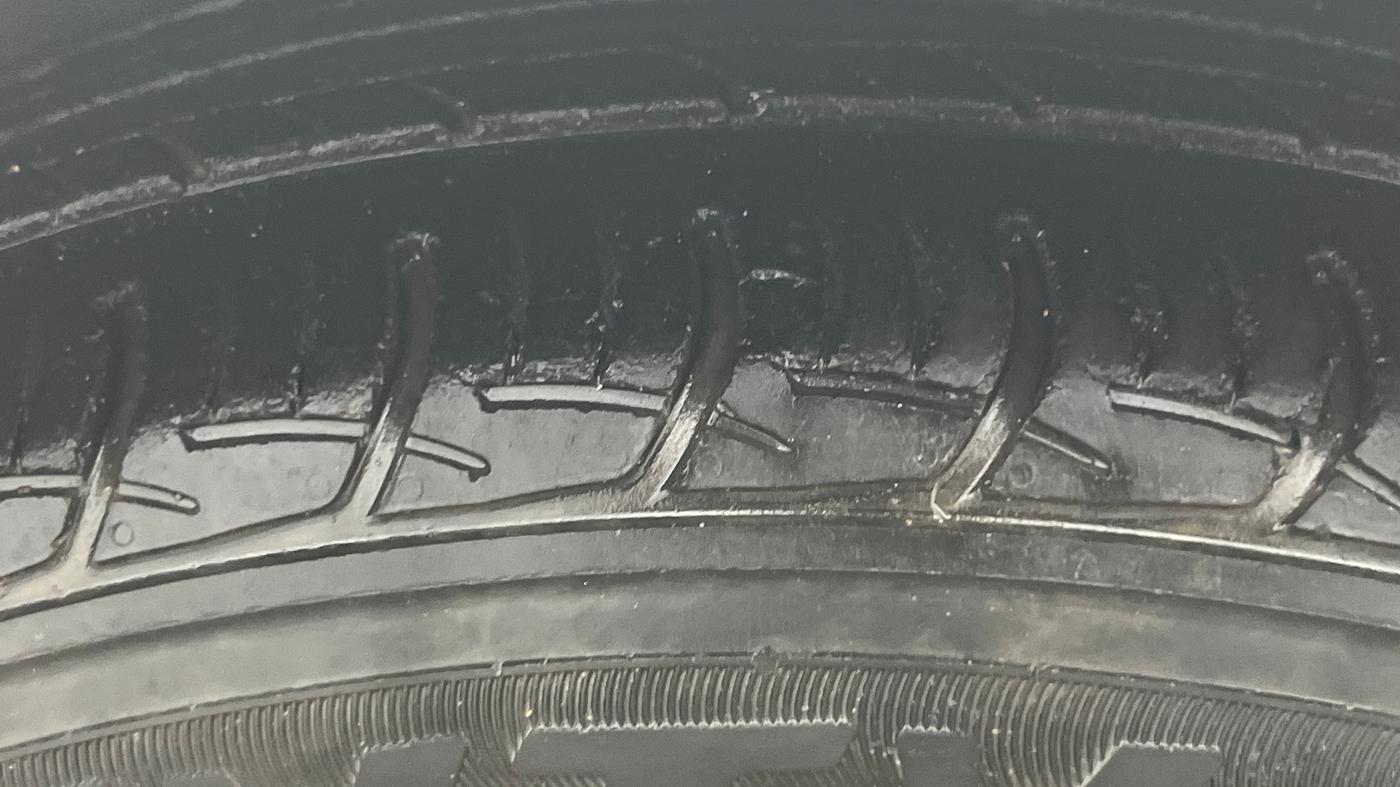 2016 Maruti Ciaz ZXI, Petrol, Manual, 69,706 km, Right Front Tyre Tread