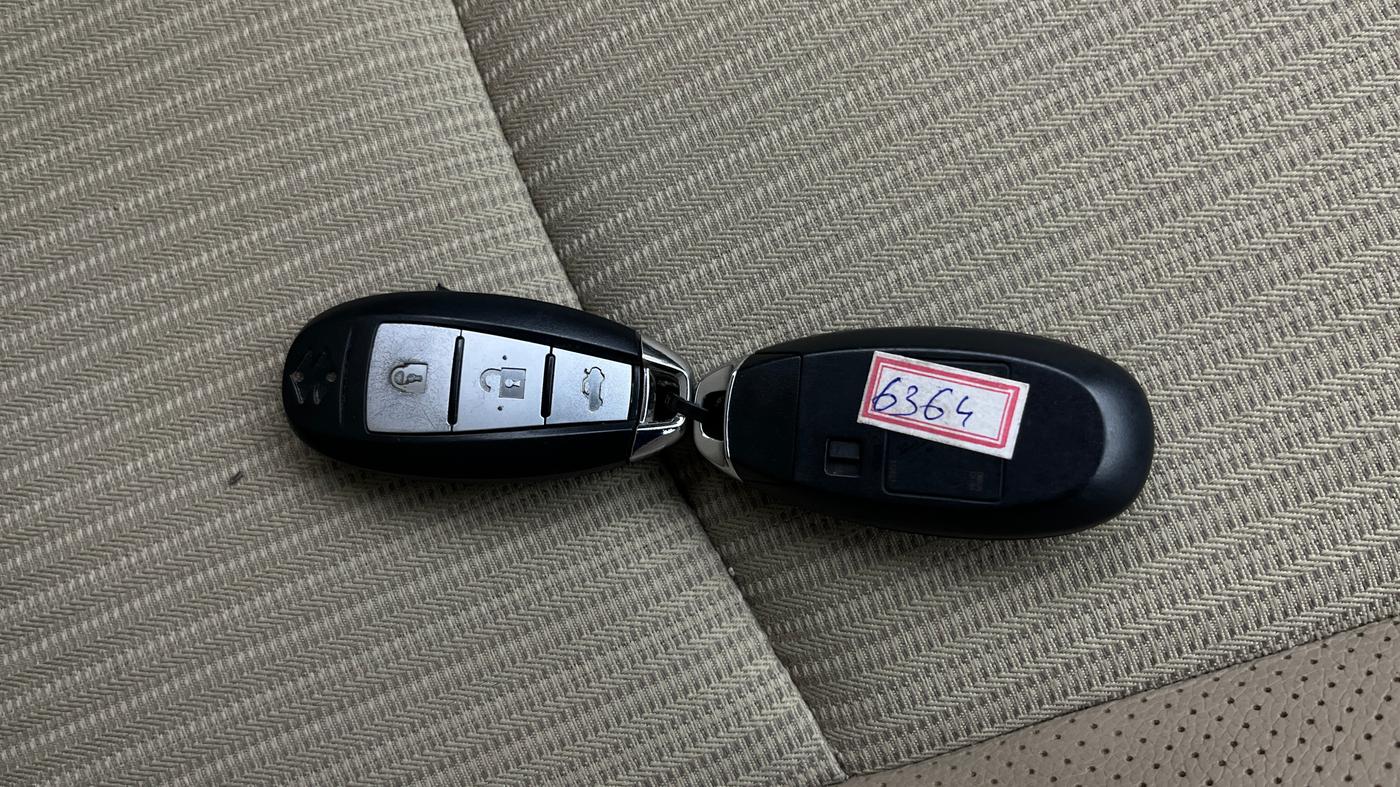 2016 Maruti Ciaz ZXI, Petrol, Manual, 69,706 km, Key Close Up