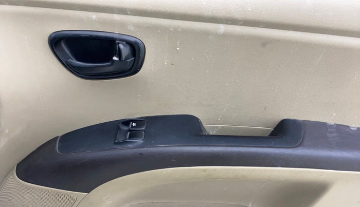 2013 Hyundai i10 ERA 1.1, Petrol, Manual, 83,326 km, Driver Side Door Panels Control