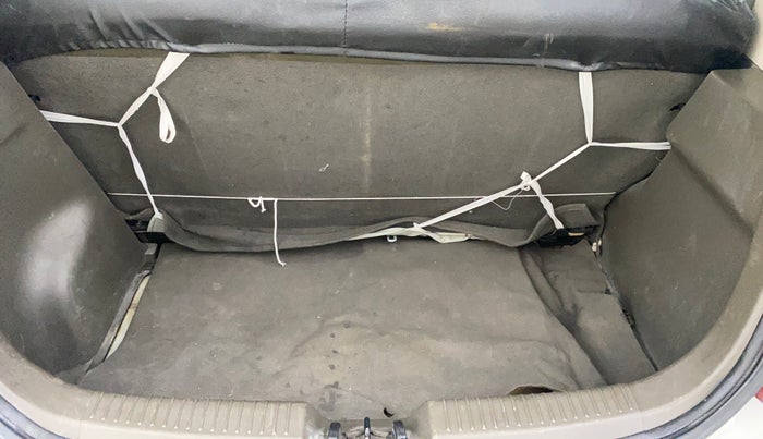 2013 Hyundai i10 ERA 1.1, Petrol, Manual, 83,326 km, Boot Inside