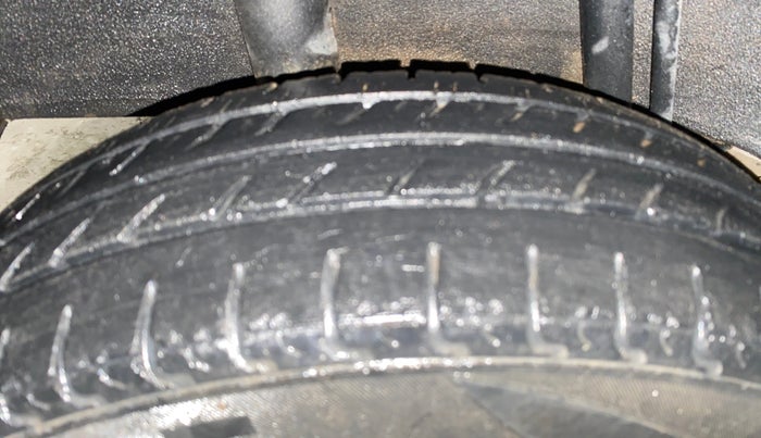 2017 Datsun Redi Go T (O), Petrol, Manual, 43,614 km, Right Rear Tyre Tread