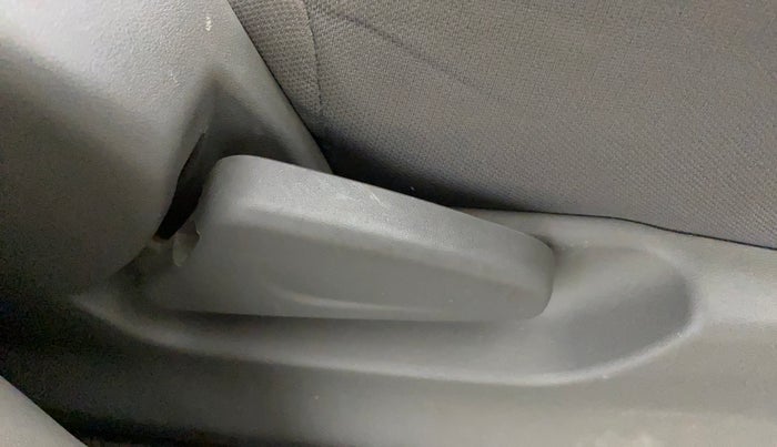 2017 Datsun Redi Go T (O), Petrol, Manual, 43,614 km, Driver Side Adjustment Panel