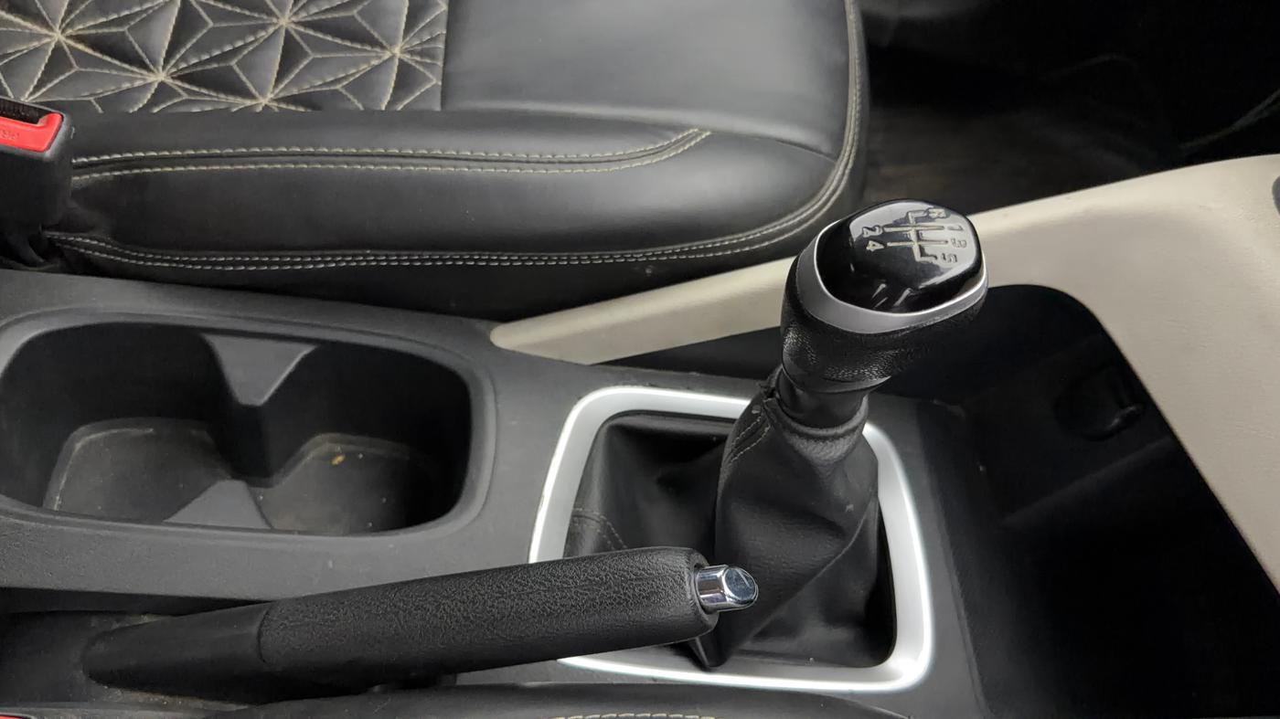 2021 Nissan MAGNITE XL, Petrol, Manual, 90,623 km, Gear Lever