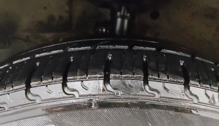 2014 Honda Amaze 1.2L I-VTEC S, Petrol, Manual, 35,423 km, Left Front Tyre Tread
