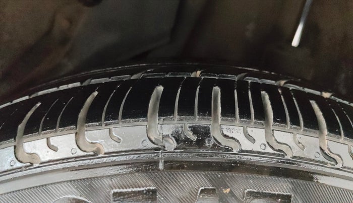 2014 Honda Amaze 1.2L I-VTEC S, Petrol, Manual, 35,423 km, Left Rear Tyre Tread