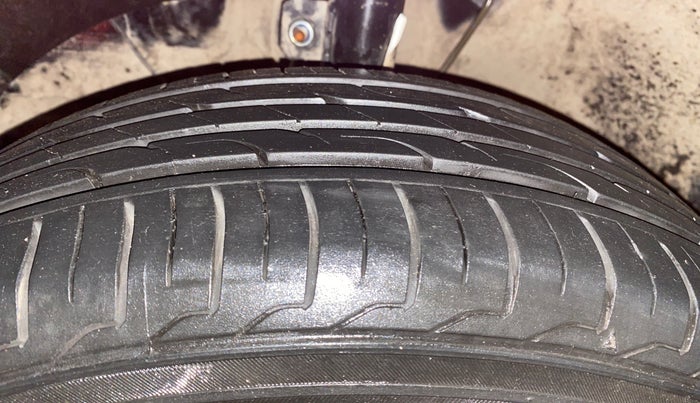 2019 Maruti Baleno DELTA PETROL 1.2, Petrol, Manual, 78,189 km, Left Front Tyre Tread