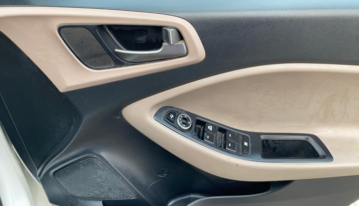 2017 Hyundai Elite i20 SPORTZ 1.2, Petrol, Manual, 20,022 km, Driver Side Door Panels Control