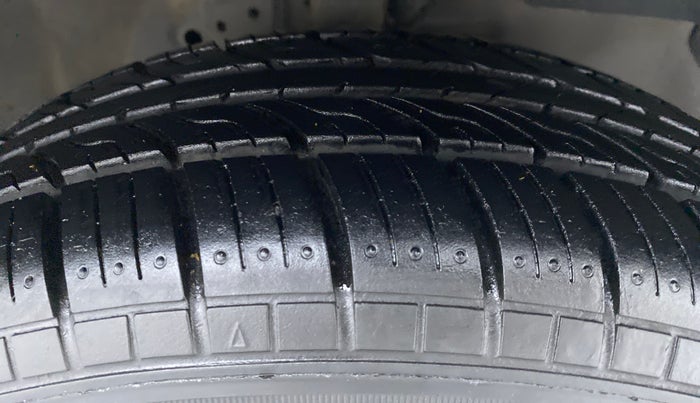 2016 Honda Amaze 1.2 SMT I VTEC, Petrol, Manual, 68,337 km, Right Front Tyre Tread