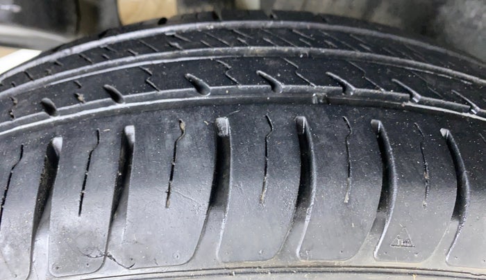 2020 Maruti Swift LXI, Petrol, Manual, 22,918 km, Right Rear Tyre Tread