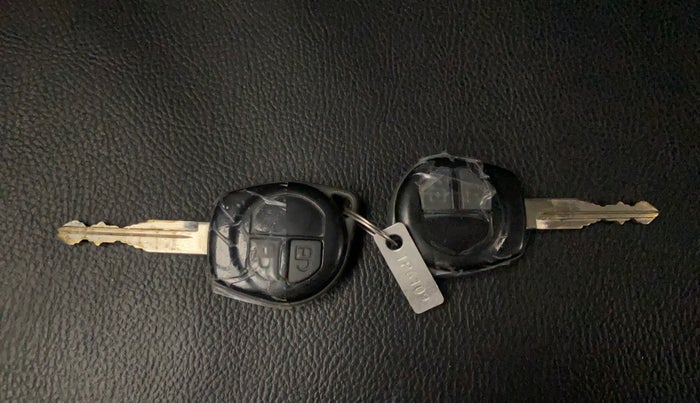 2015 Maruti Swift VXI, Petrol, Manual, 92,771 km, Key Close Up