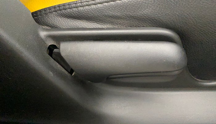 2015 Maruti Swift VXI, Petrol, Manual, 92,771 km, Driver Side Adjustment Panel