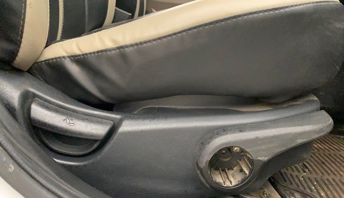 2015 Hyundai Grand i10 ASTA (O) 1.2 KAPPA VTVT, Petrol, Manual, 1,09,122 km, Driver Side Adjustment Panel