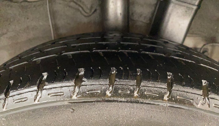 2015 Hyundai Grand i10 ASTA (O) 1.2 KAPPA VTVT, Petrol, Manual, 1,09,122 km, Left Rear Tyre Tread