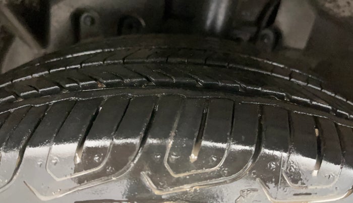 2014 Ford Ecosport TITANIUM 1.0L ECOBOOST, Petrol, Manual, 74,404 km, Left Front Tyre Tread