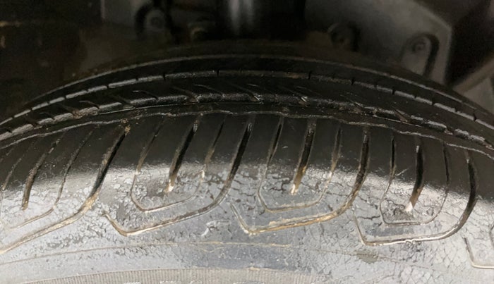 2014 Ford Ecosport TITANIUM 1.0L ECOBOOST, Petrol, Manual, 74,404 km, Right Front Tyre Tread