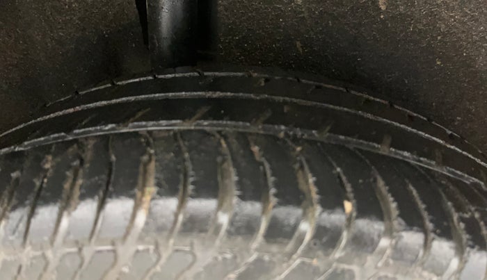 2014 Ford Ecosport TITANIUM 1.0L ECOBOOST, Petrol, Manual, 74,404 km, Right Rear Tyre Tread