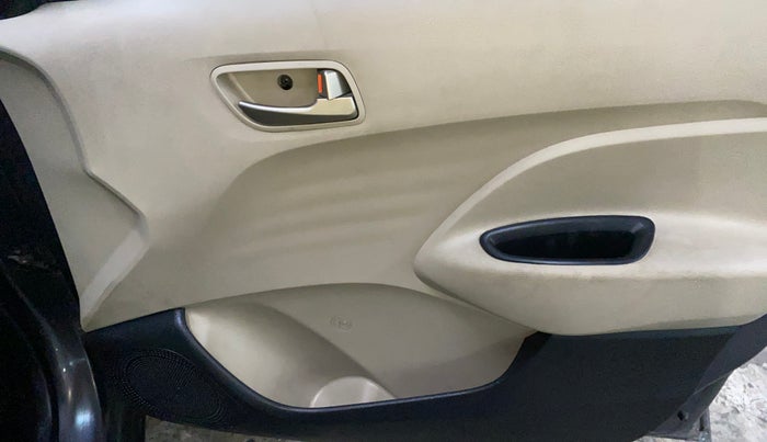 2018 Hyundai NEW SANTRO SPORTZ AMT, Petrol, Automatic, 55,182 km, Driver Side Door Panels Control