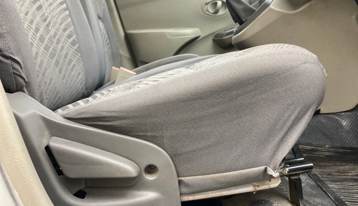 2015 Datsun Go Plus T, Petrol, Manual, 80,669 km, Driver Side Adjustment Panel