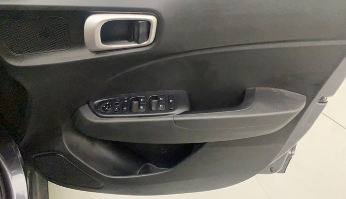 2021 Hyundai VENUE SX 1.0 TURBO IMT, Petrol, Manual, 13,756 km, Driver Side Door Panels Control