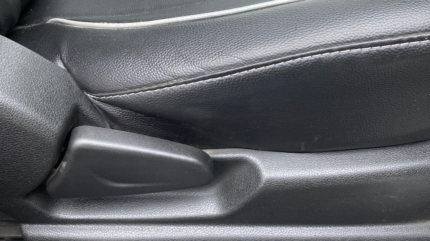 2020 Renault Kwid RXL, Petrol, Manual, 13,443 km, Driver Side Adjustment Panel