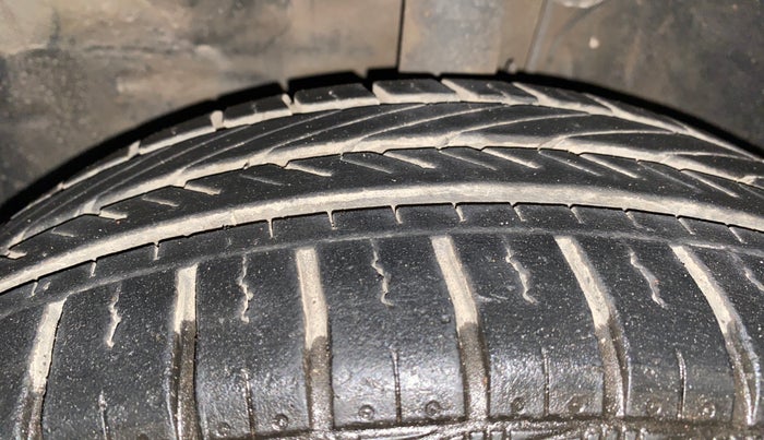 2020 Toyota YARIS J MT, Petrol, Manual, 53,019 km, Left Front Tyre Tread