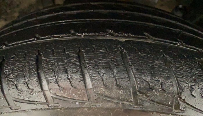 2014 Nissan Terrano XV D THP 110 PS, Diesel, Manual, 45,378 km, Right Front Tyre Tread