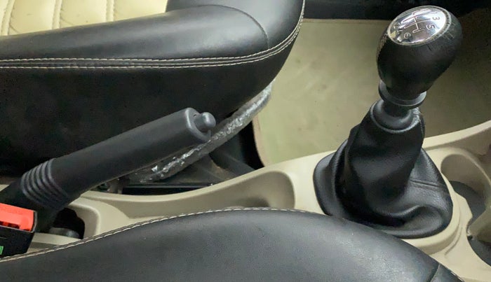 2014 Nissan Terrano XV D THP 110 PS, Diesel, Manual, 45,378 km, Gear Lever