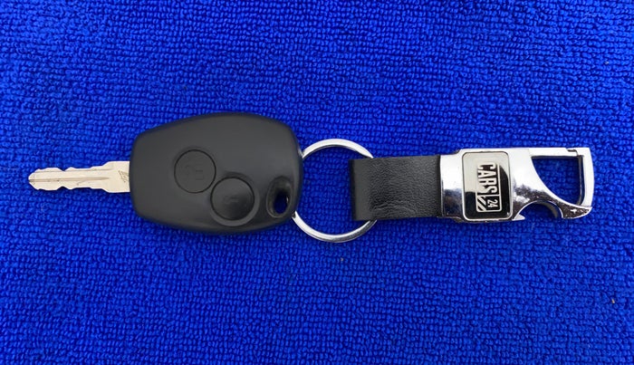 2014 Nissan Terrano XV D THP 110 PS, Diesel, Manual, 45,378 km, Key Close Up